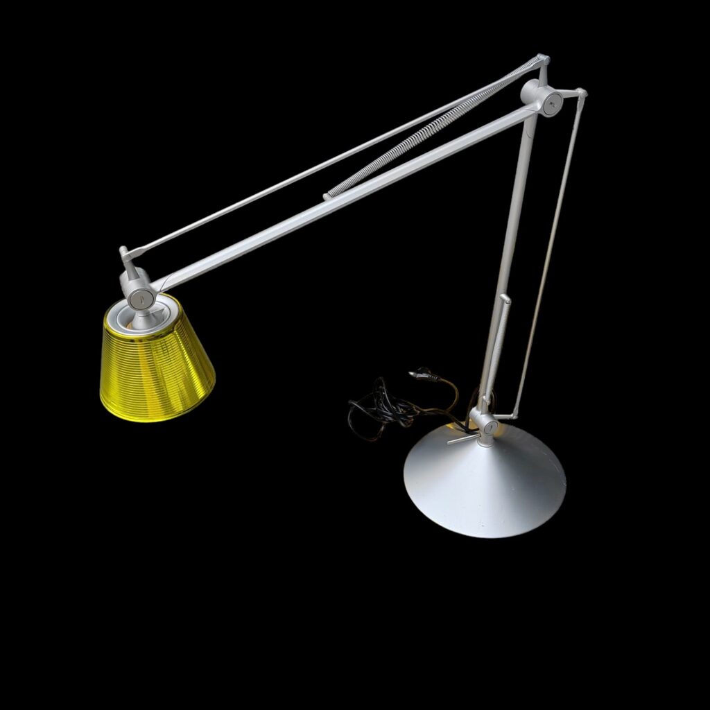 “Lámpara de sobremesa Archimoon diseñada por Philippe Starck para Flos, diseño industrial italiano, años 2000”